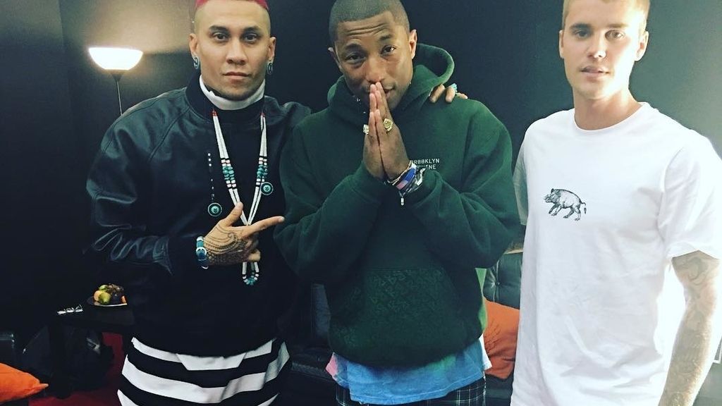 Justin Bieber, Pharrel Williams y Taboo, de los Black Eyes Peas
