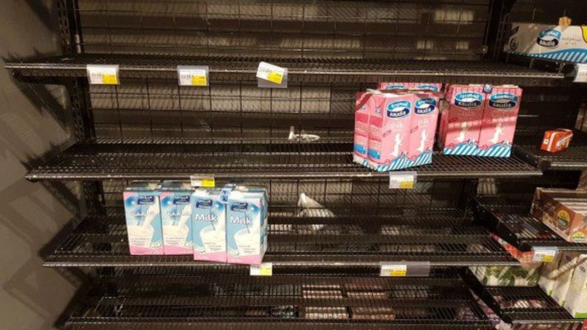 La incertidumbre deja sobre las cuerdas a Qatar: los supermercados vacíos