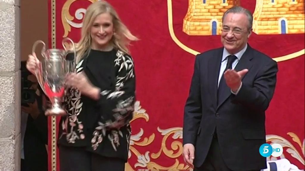 El gesto de Florentino a sus jugadores del Madrid por el vacile en los besos a Cristina Cifuentes