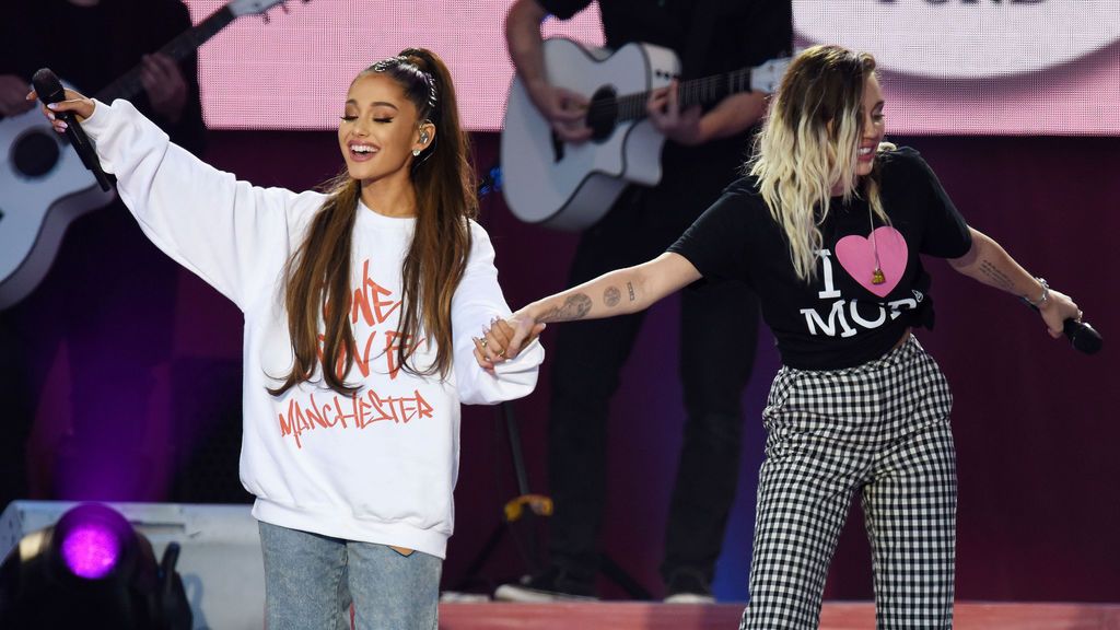 Ariana Grande no pudo evitar emocionarse en el concierto por las víctimas de Manchester