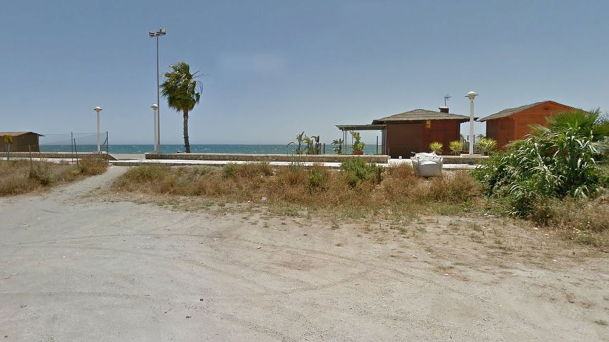 Muere ahogada una anciana en la playa de la Caleta de Vélez-Málaga