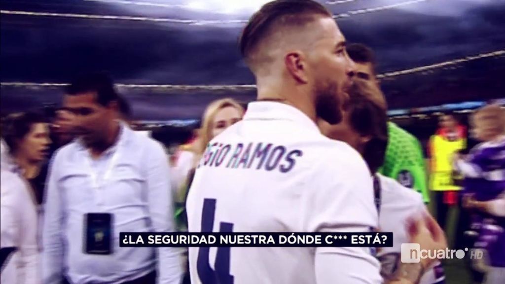 "¡Quítate de aquí ya host**!": El empujón de Ramos a un aficionado durante la celebración en el césped