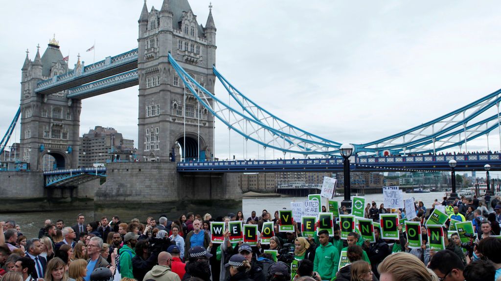 Atentado de Londres: Miles de personas, en la vigilia por las víctimas