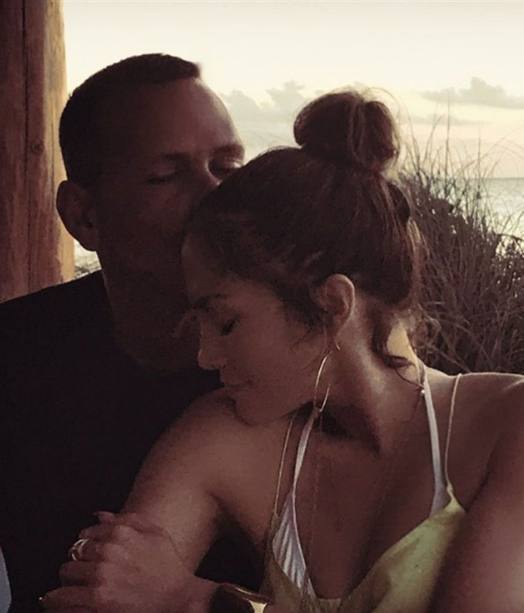 Congrats Jlo: una foto normal de una familia normal y ¡más de un millón de me gustas!