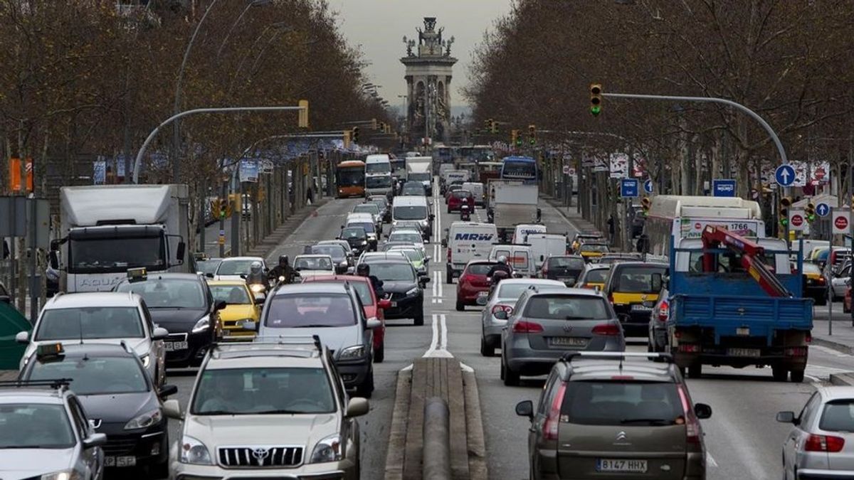 Barcelona se suma a la prohibición de circular a los coches más contaminantes