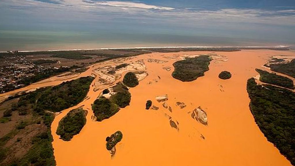 El peor desastre ambiental minero de Brasil llega al mar