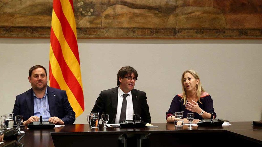 Puigdemont acelera la maquinaria: hoy dará fecha y pregunta del referéndum