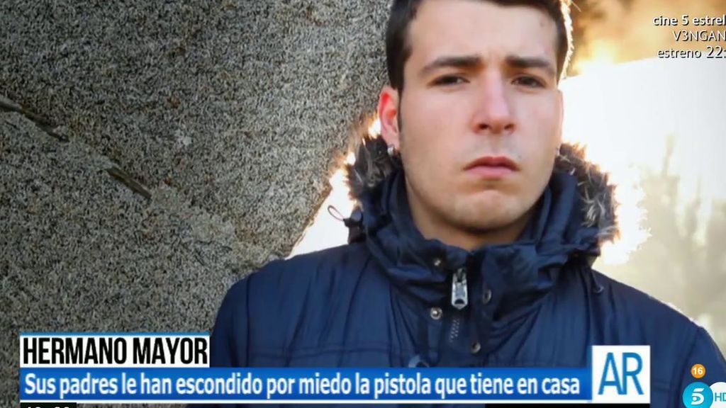 Una familia atemorizada por Andrés y su pistola de bolas, en 'Hermano Mayor'