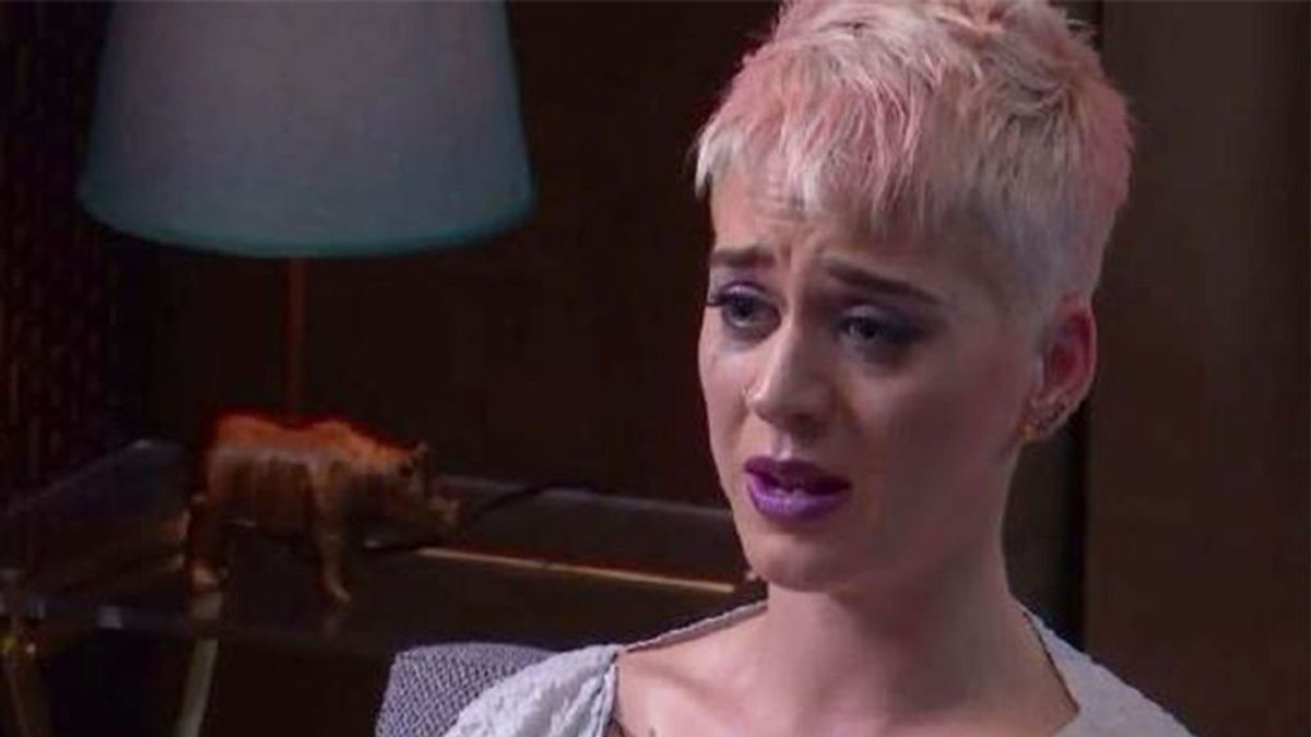 Katy Perry reconoce haber tenido pensamientos suicidas en una sesión de terapia en directo