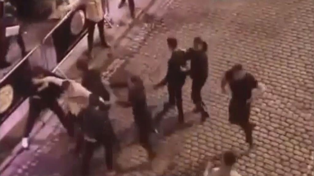 Filtran imágenes de una brutal pelea entre hooligans