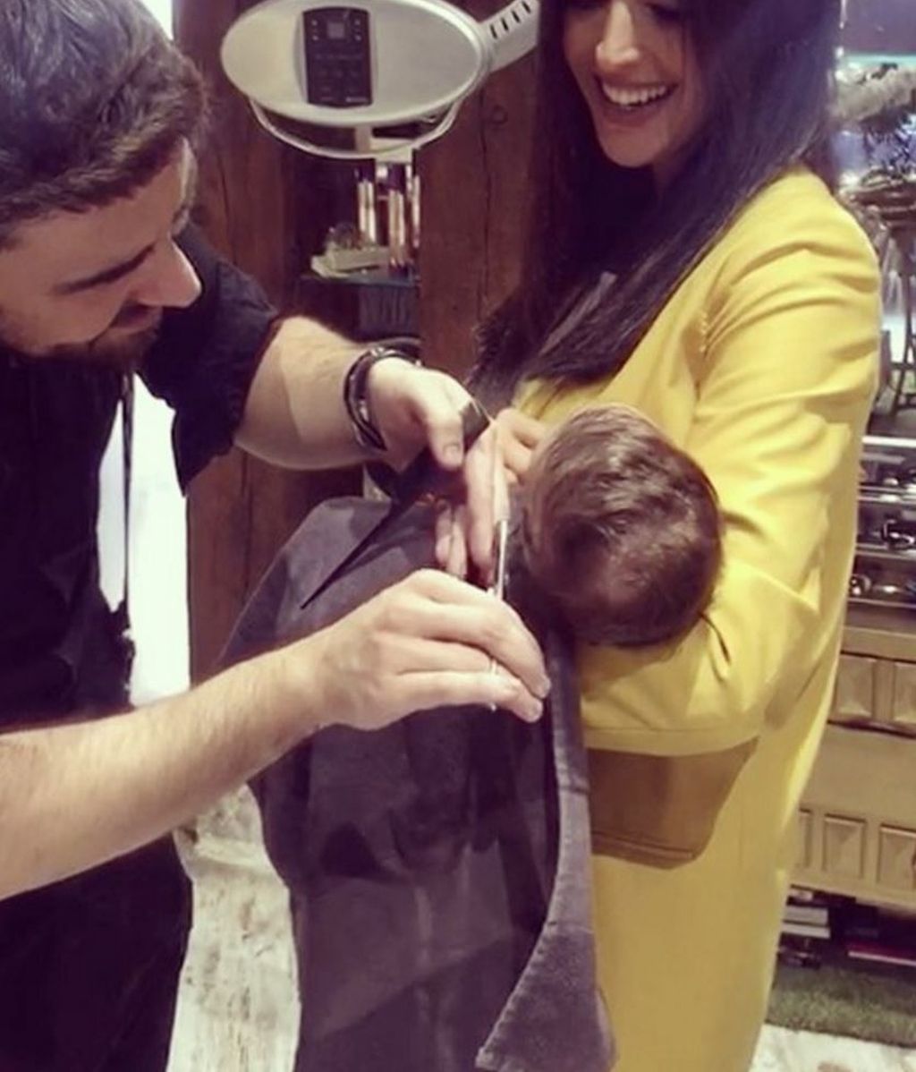 Looks a juego, primer corte de pelo y fútbol:  así han sido los cuatro meses de Arnaldo, el hijo de Noelia López