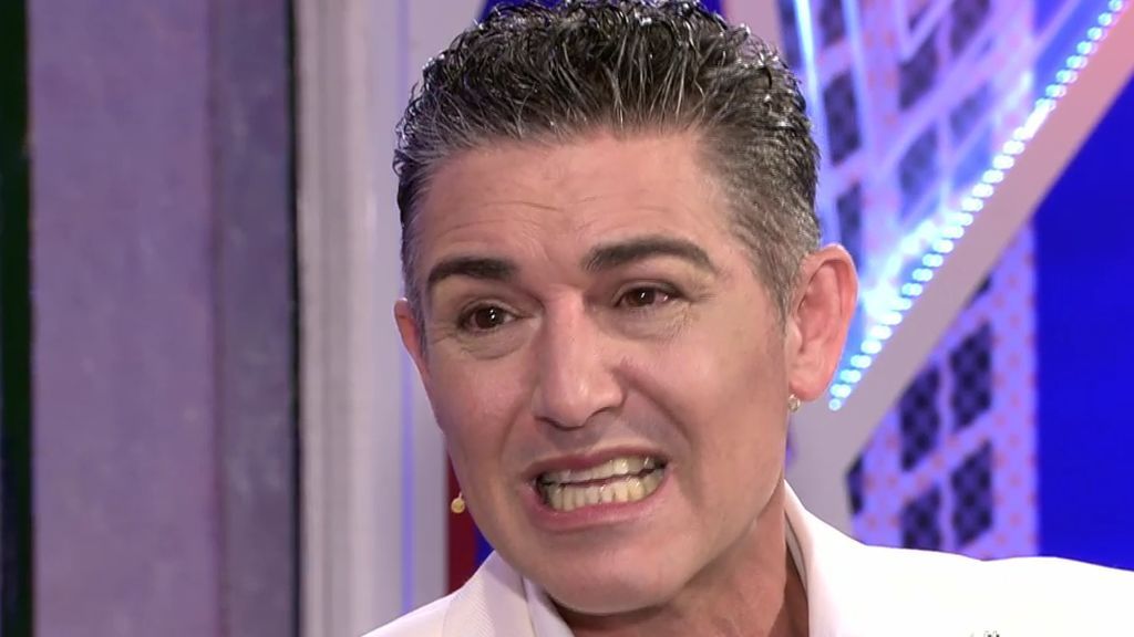 Los GIFS con las caras de Ángel Garó en su entrevista 'Deluxe'