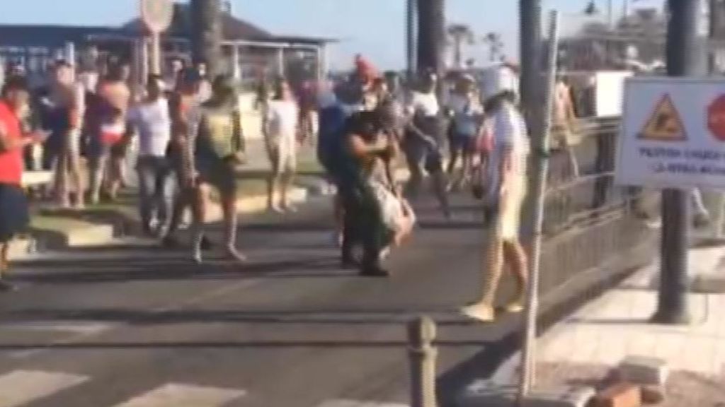 Dos porteros de un club de playa, apuñalados tras echar a unos clientes