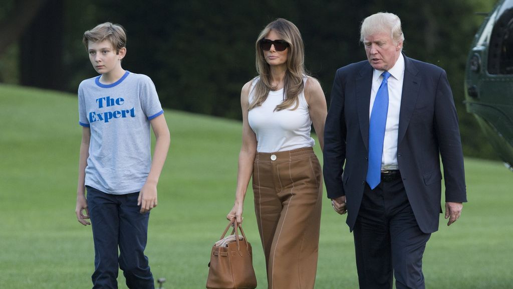 Melania Trump  y su hijo se trasladan a la Casa blanca, seis meses después