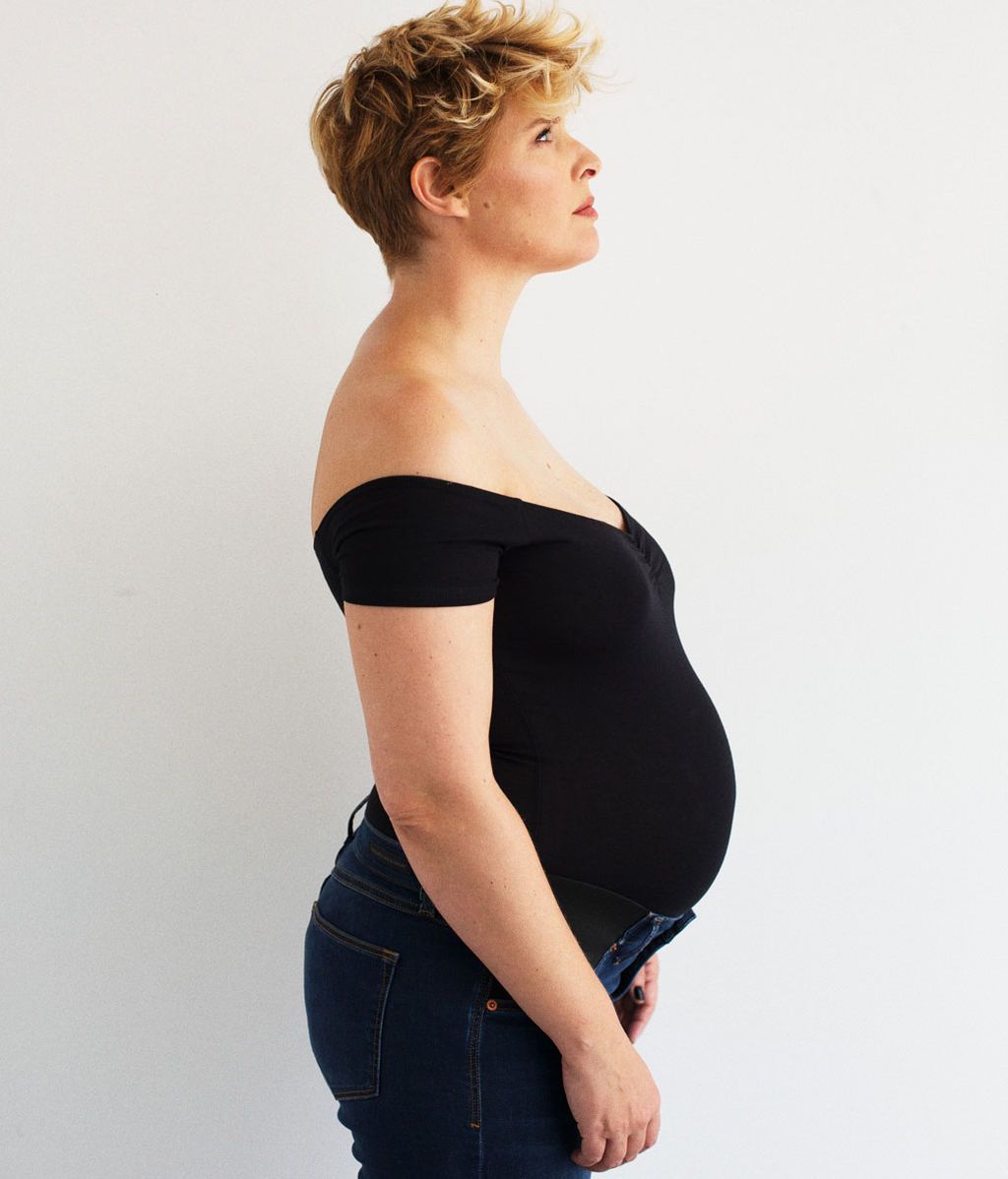Tania Llasera y su segundo embarazo, foto a foto