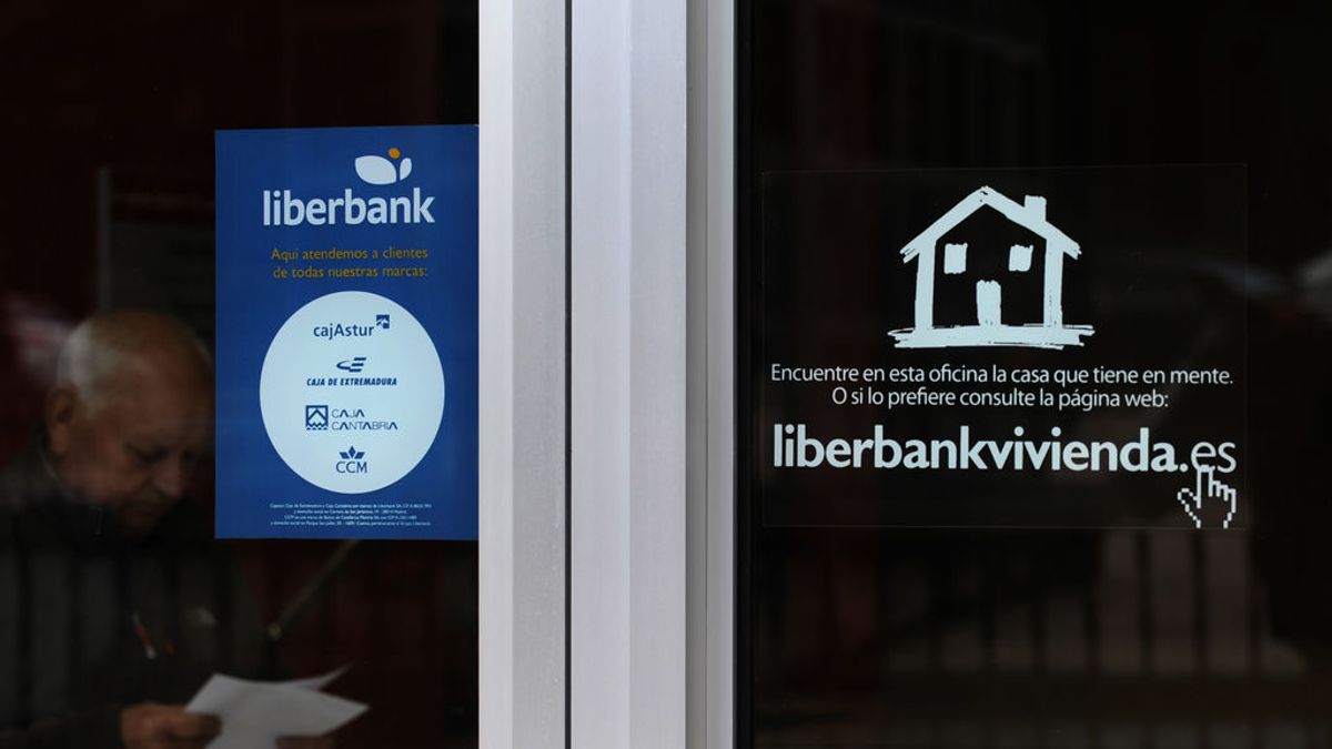 La CNMV prohíbe a los bajistas especular con el valor y Liberbank rebota un 30 %