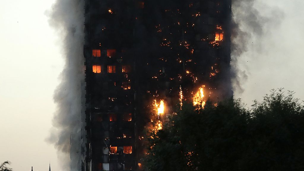 Infierno en un bloque de viviendas en Londres