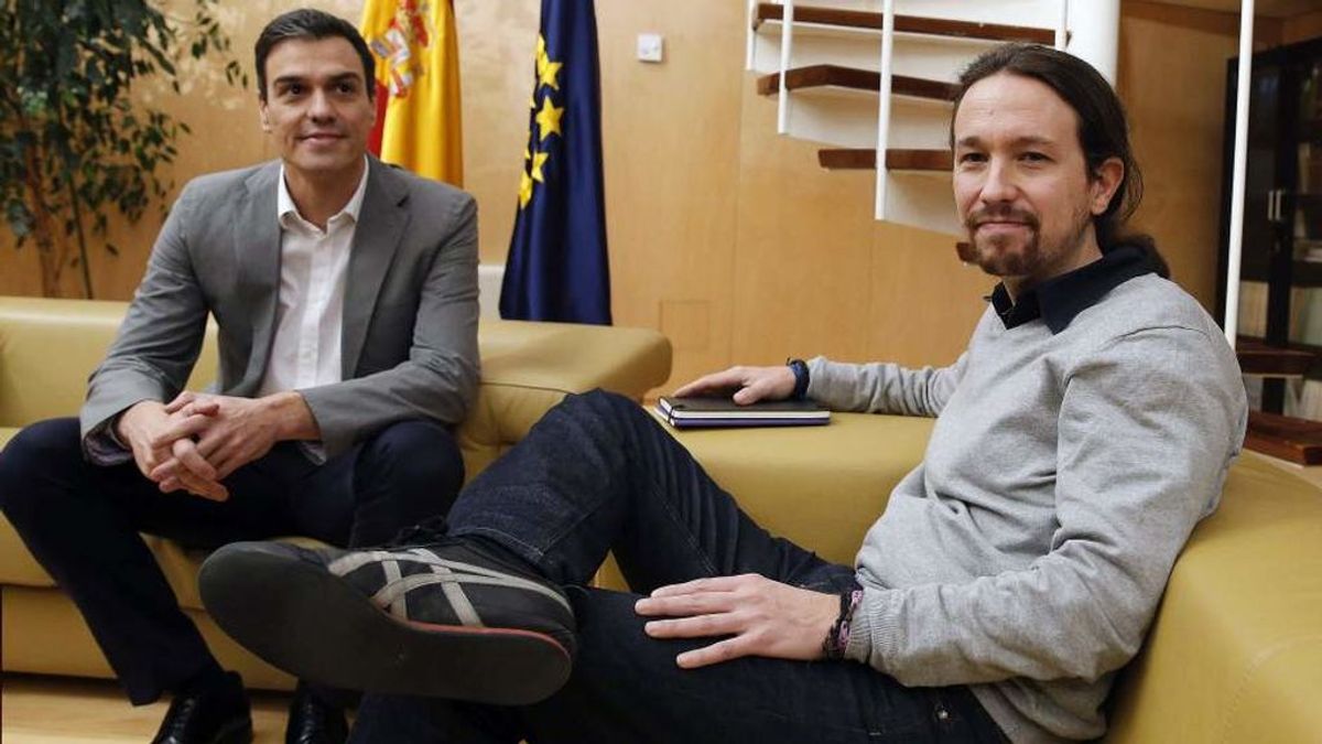 Pablo Iglesias y Pedro Sánchez mantienen un primer contacto tras la moción de censura a Rajoy