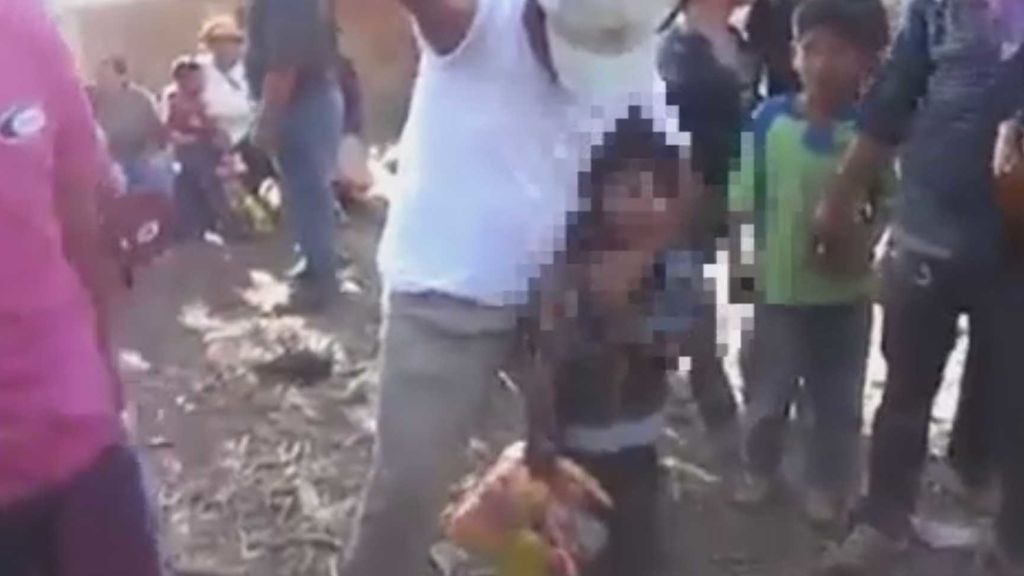 Emborrachan a dos niños de siete años en unas fiestas en Perú