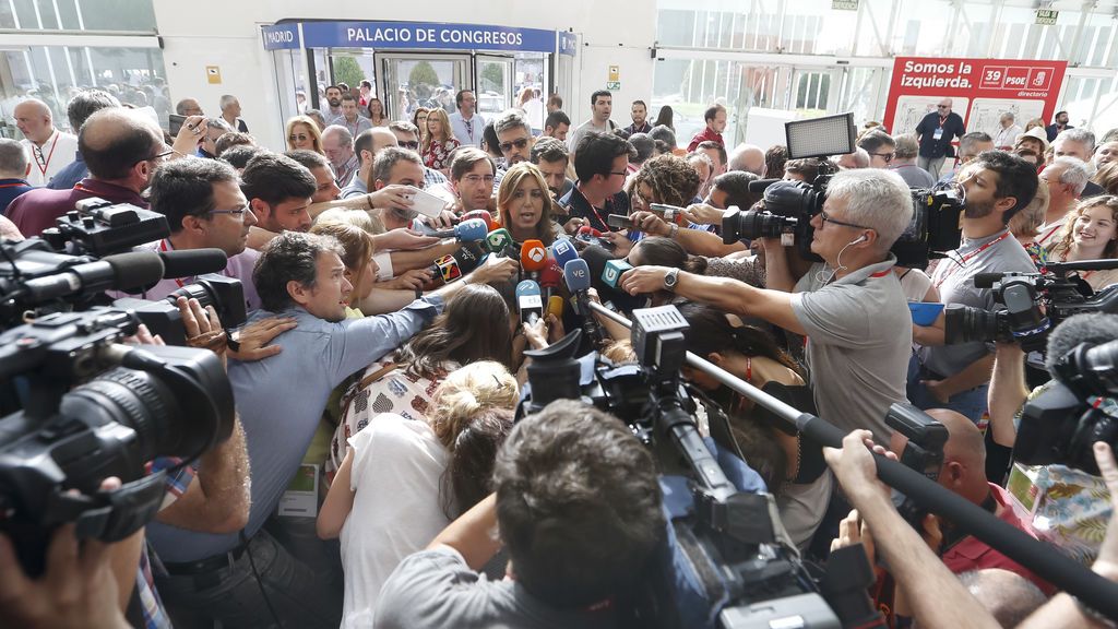 Susana Díaz en la entrada del Congreso