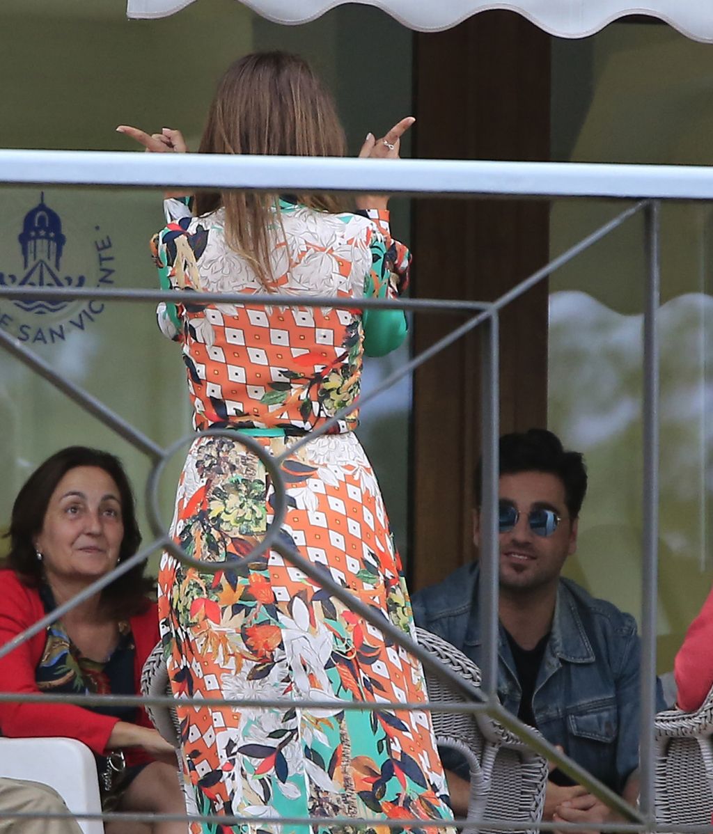 ¡Qué tiernos! Las caricias de Busta a Paula antes de la Comunión de Daniella