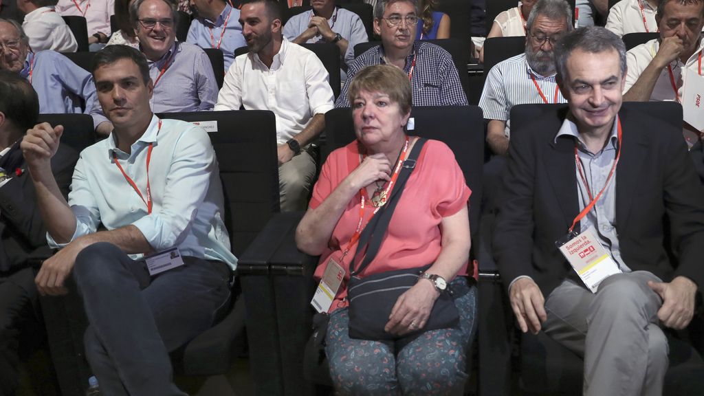 Pedro Sánchez junto a María Ángeles Siemens y José Luis Rodríguez Zapatero
