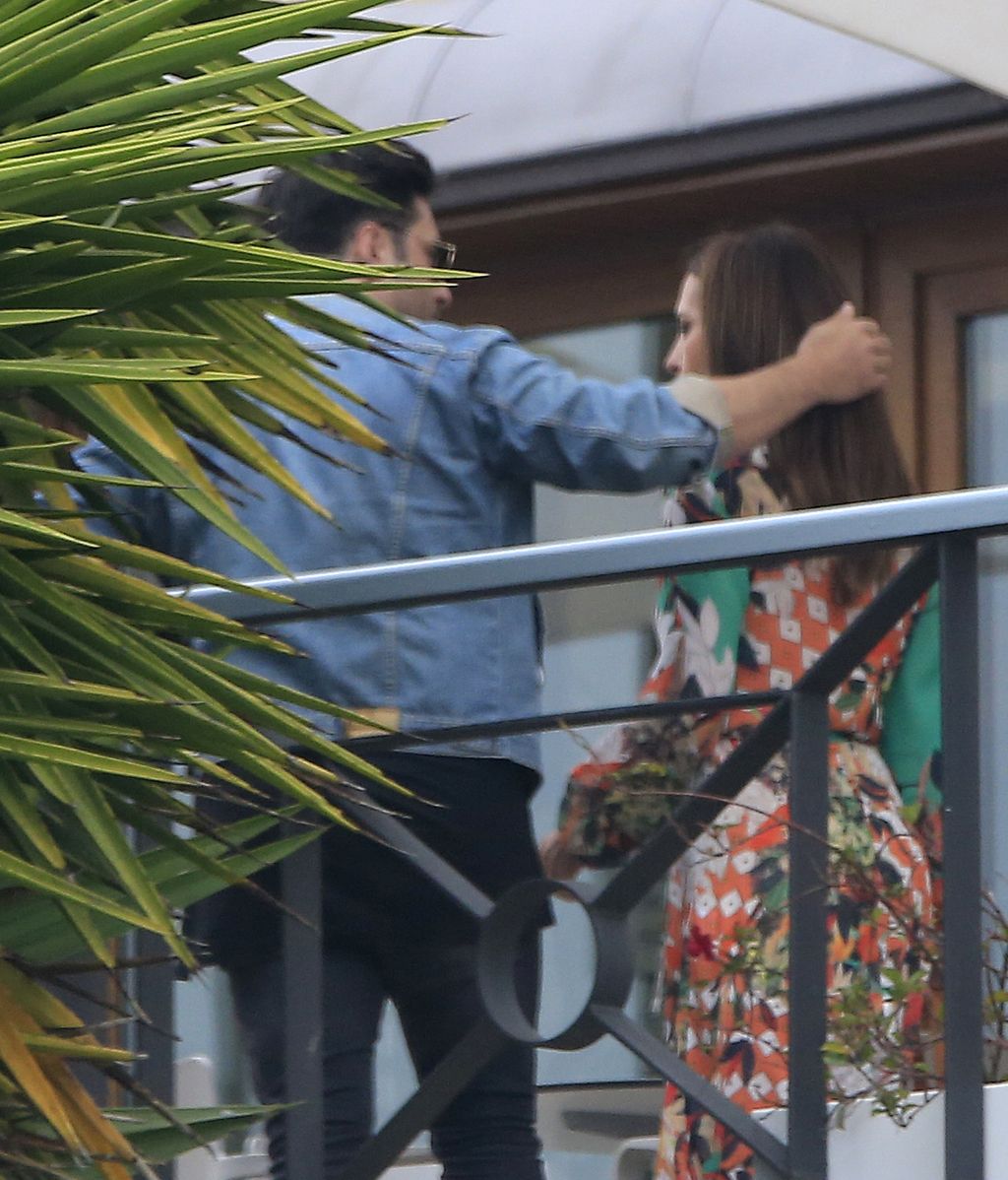 ¡Qué tiernos! Las caricias de Busta a Paula antes de la Comunión de Daniella