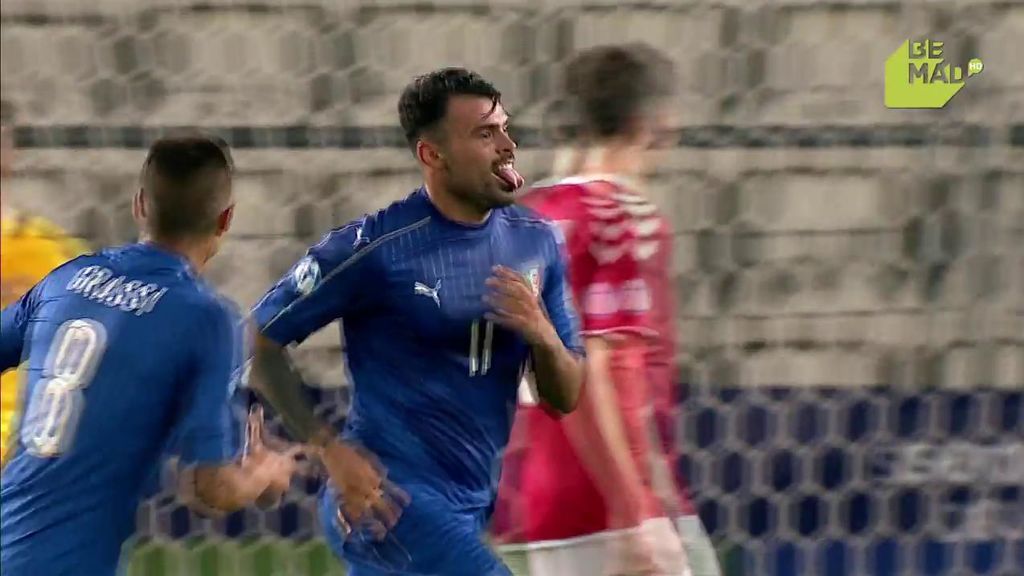 Petagna le gana el pulso al defensa y marca un gol de ‘9’ puro para sentenciar a Dinamarca