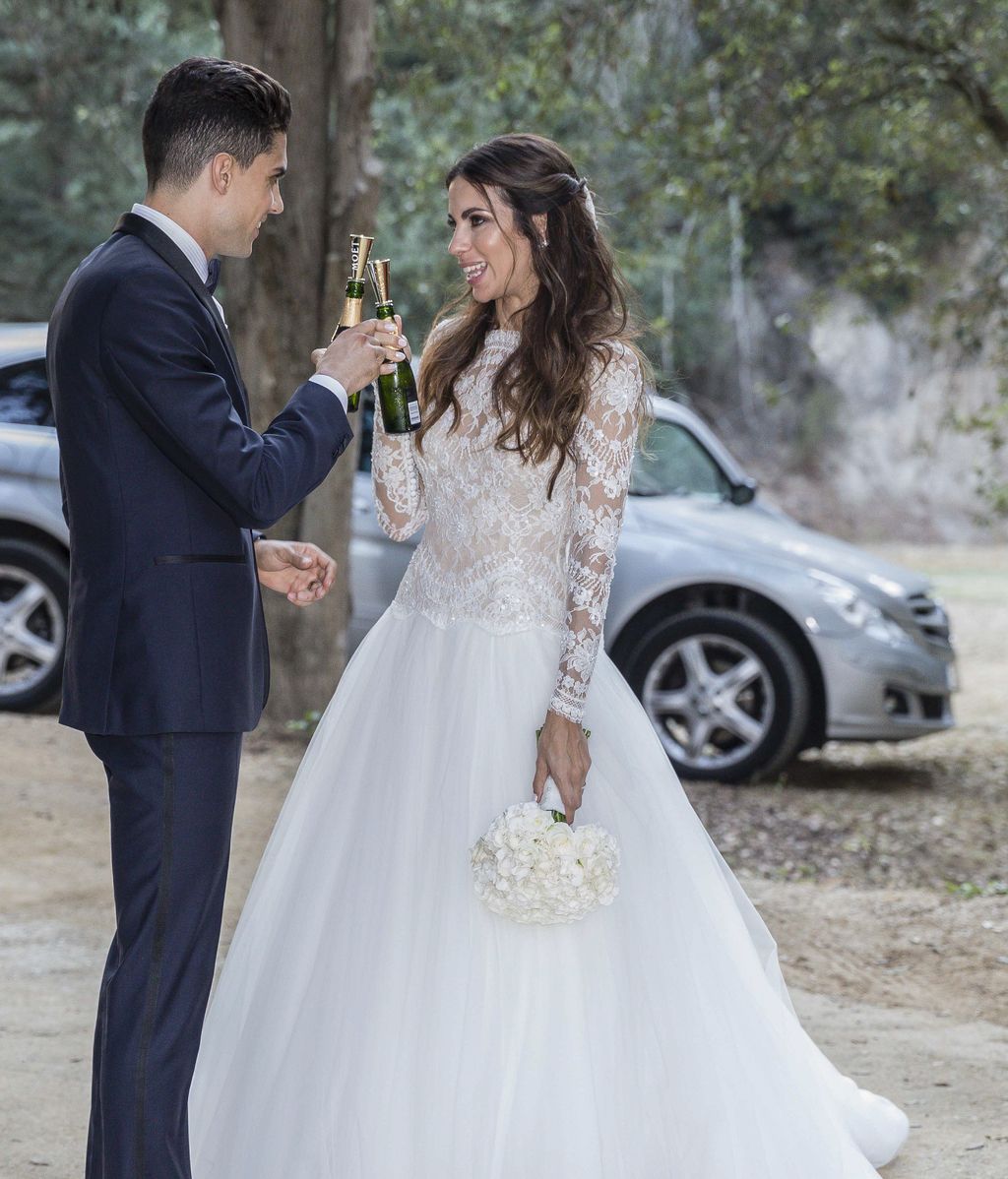 El brindis de Marc Bartra y Melissa Jimenez el día de su boda