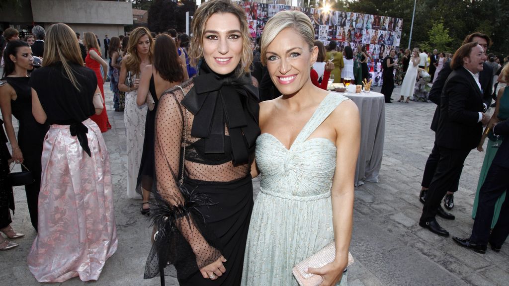 Famosas y lentejuelas en los premios Yo Dona