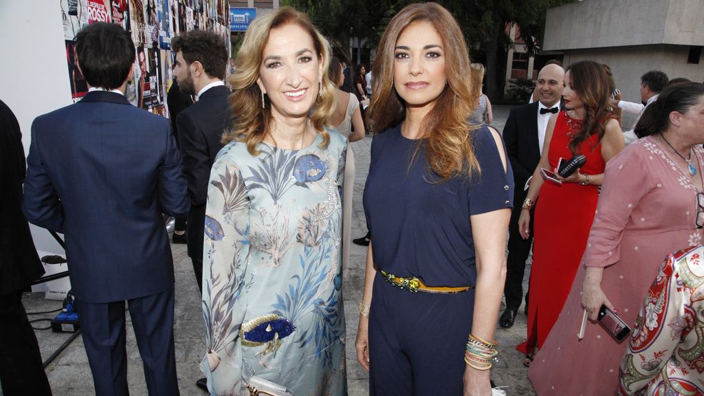 Famosas y lentejuelas en los premios Yo Dona