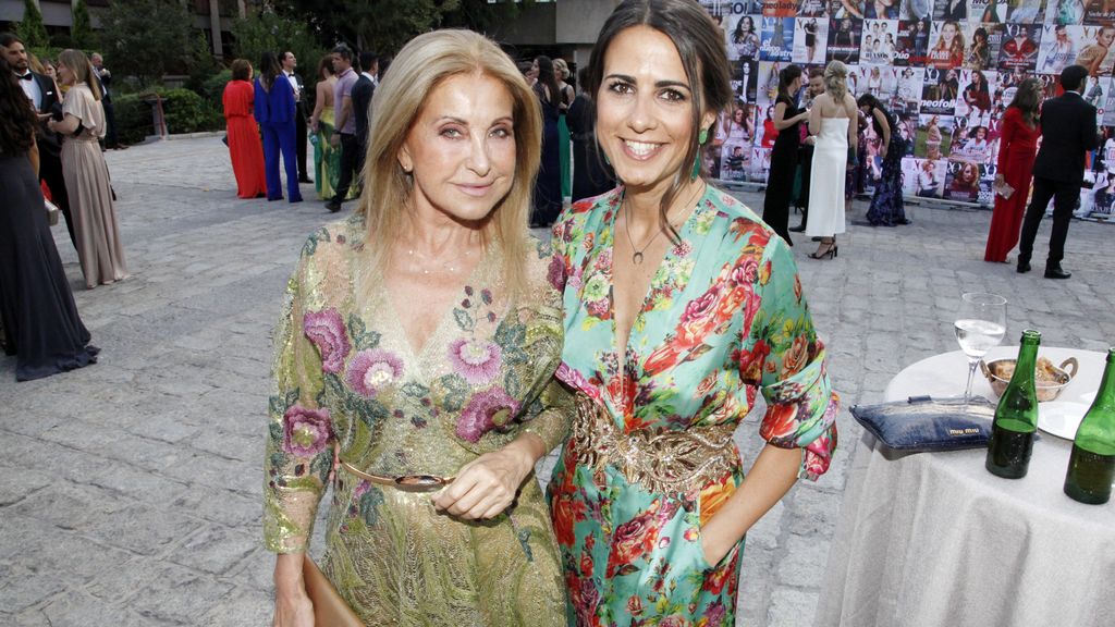 Famosas y lentejuelas en los premios Yo Dona