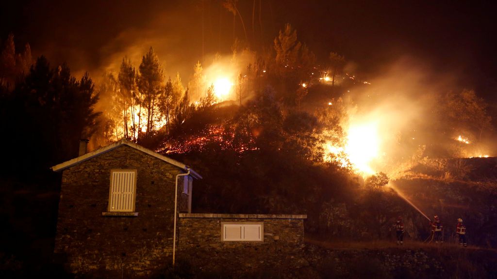 El fuego de Portugal arrasa 26.000 hectáreas, el 90% del área verde, y deja 64 muertos