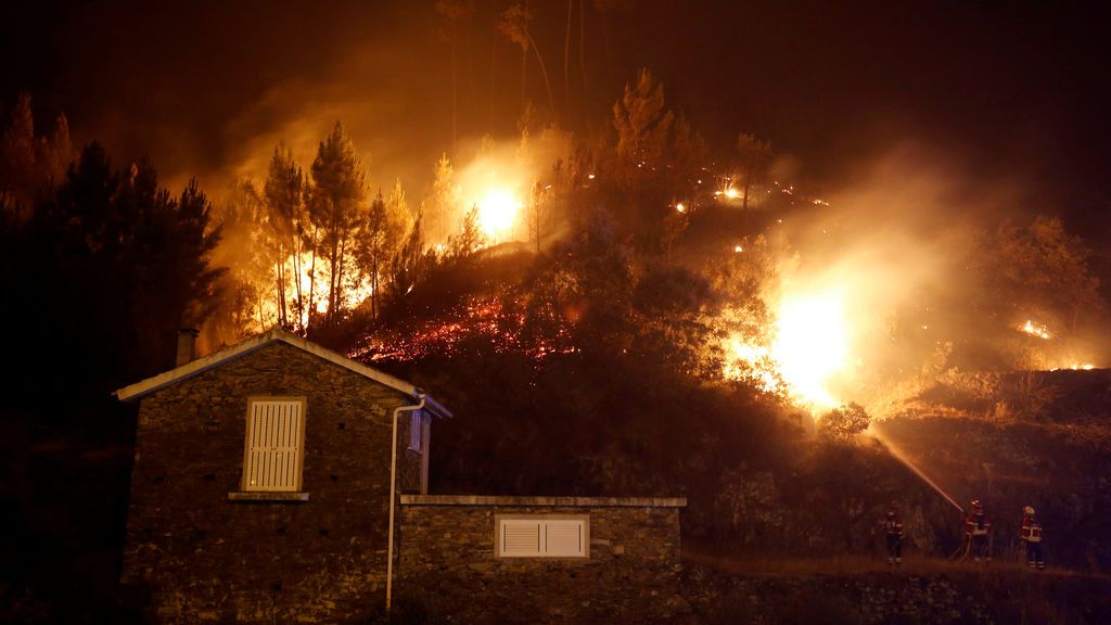 El fuego de Portugal arrasa 26.000 hectáreas, el 90% del área verde, y deja 64 muertos