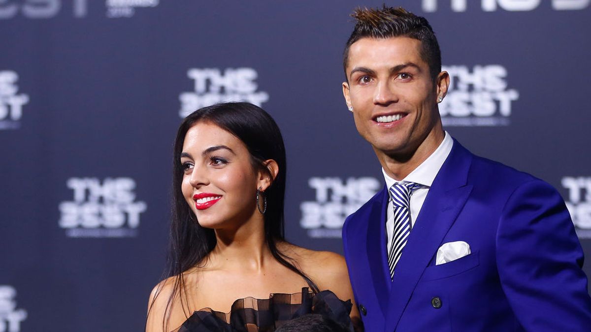 Georgina, la novia de Cristiano Ronaldo, presenta a su 'mellizas' en redes sociales