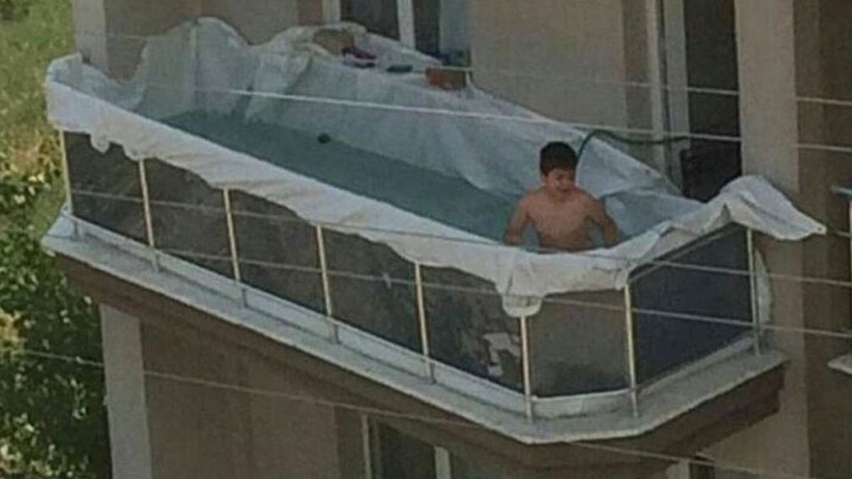 piscina en el balcon