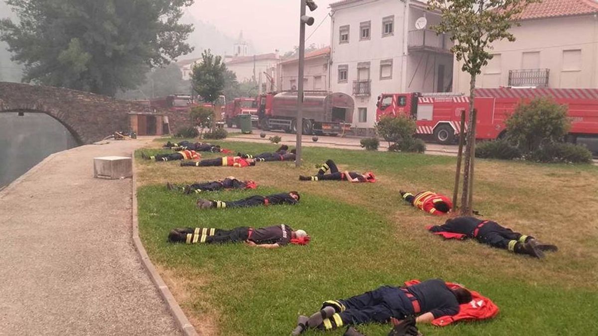 La extenuación hace mella en los bomberos portugueses