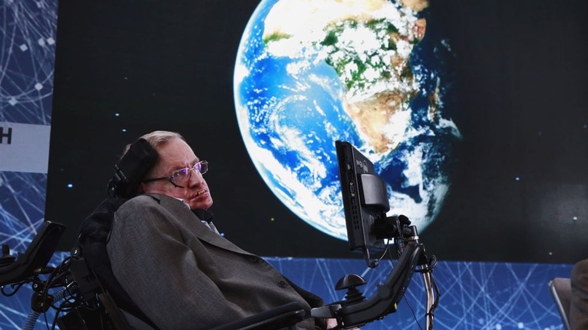 Stephen Hawking, convencido de que el humano debe abandonar la Tierra en 30 años