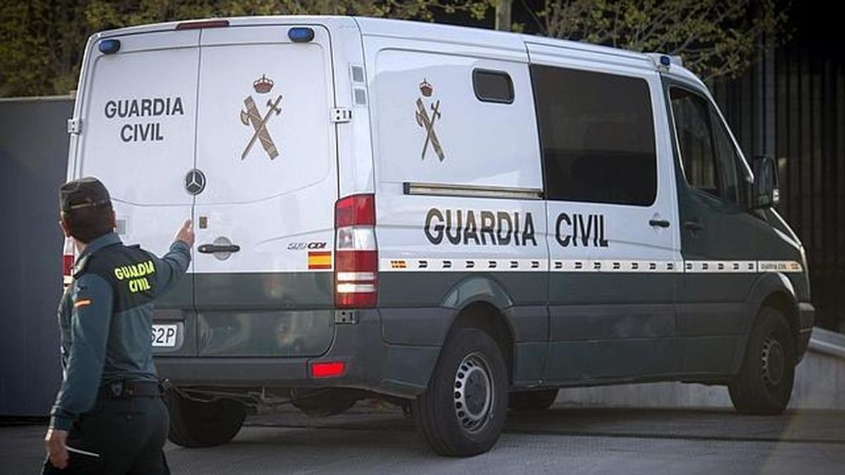 Detenidos unos padres acusados de vender a su hija de 14 años por 5.000 euros y una furgoneta