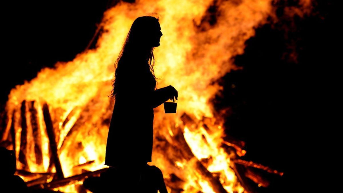 Noche de San Juan: una fiesta de hogueras, fuegos artificiales y alcohol
