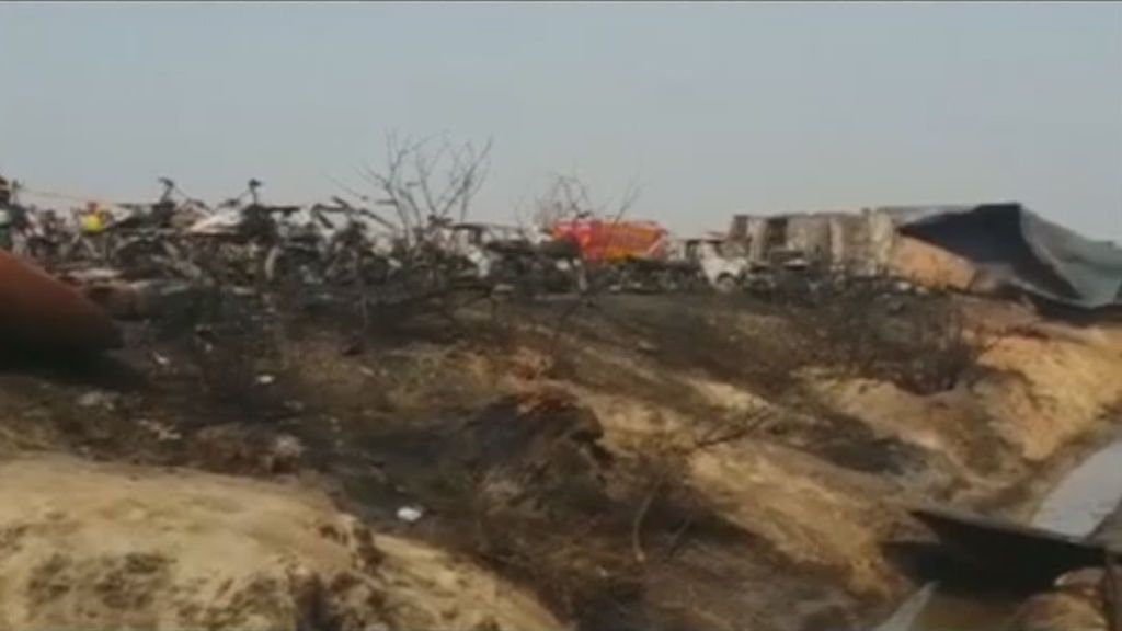 148 muertos por la explosión de un camión cisterna en Pakistán