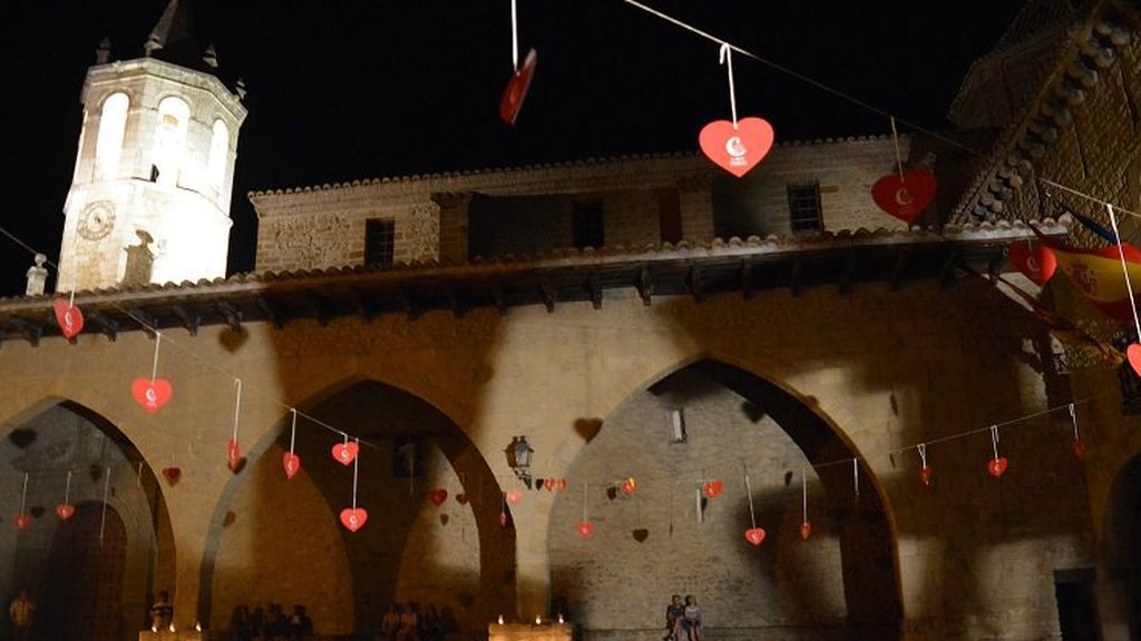 Los pueblos más románticos de España ‘compiten’ por el beso más bonito del mundo