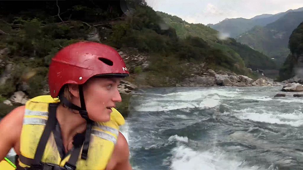 ¿Miedo al agua? Mireia Belmonte hace rafting en su primera aventura junto a Jesús Calleja