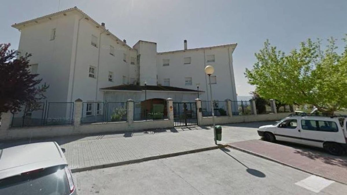 Dos muertos y tres heridos en un incendio en una residencia de mayores en Cádiz
