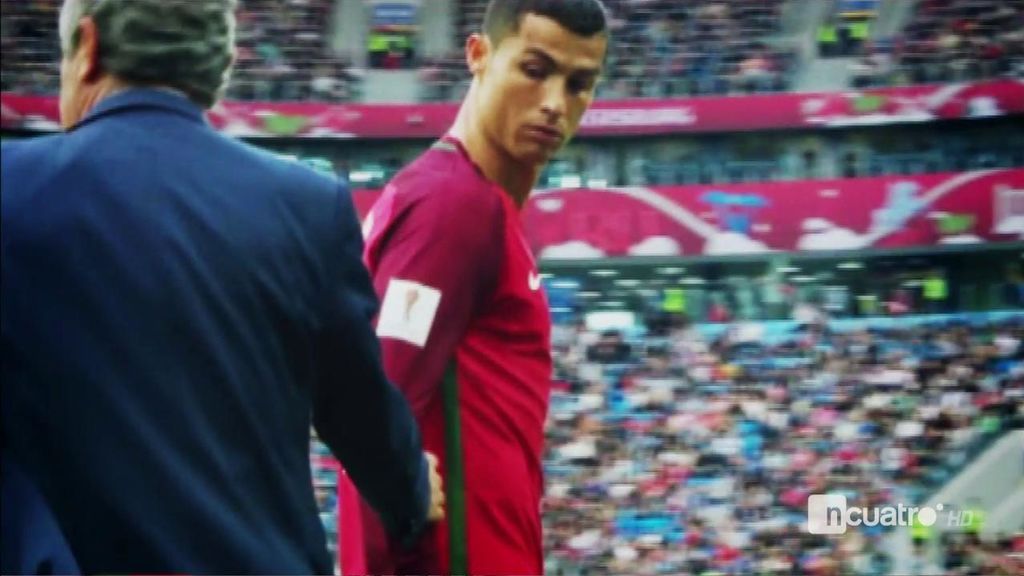 ¡Vaya mirada! Cristiano molesto con el técnico  tras ser sustituido con Portugal