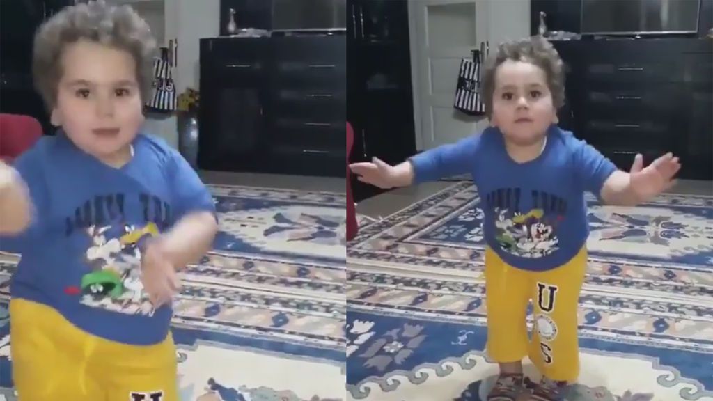 La adorable forma de bailar de un niño que te hipnotizará
