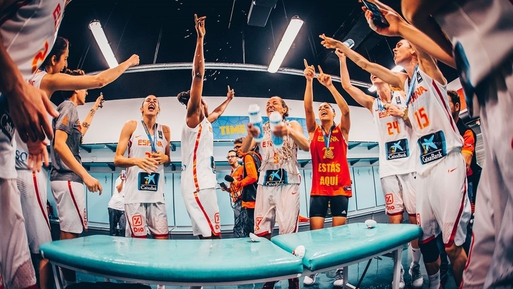 ¡Enhorabuena campeonas! Las imágenes del triunfo de España ante Francia en la final del Eurobasket femenino
