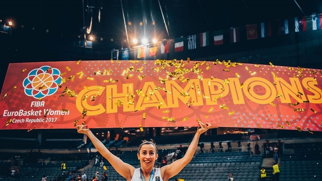 ¡Enhorabuena campeonas! Las imágenes del triunfo de España ante Francia en la final del Eurobasket femenino