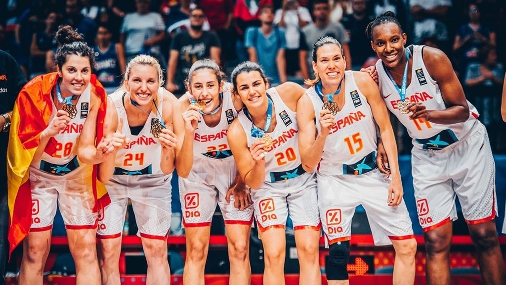 ¡Enhorabuena campeonas! Las imágenes del triunfo de España ante Francia en la final del Eurobasket femenino