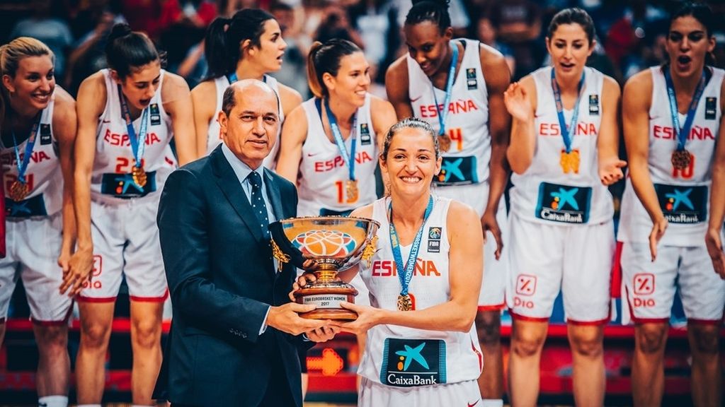 ¡Enhorabuena campeonas! Las imágenes del triunfo de España ante Francia en la final del Eurobasket femenino